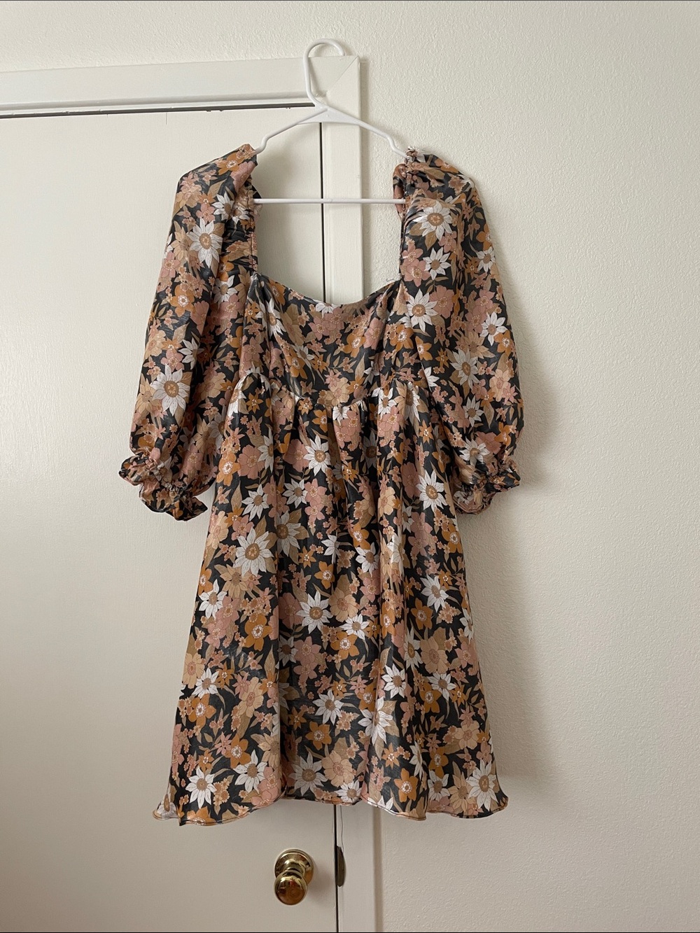 Storia Black Floral Puff-Sleeve Mini Dress with Blush and Cream Blooms